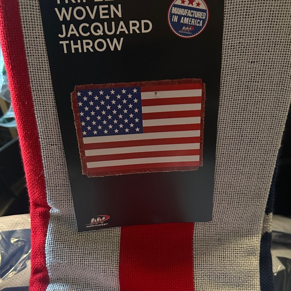 Triple Woven Jacquard Throw Blanket - American Flag Red, White & Blue. NEW - Picture 4 of 4